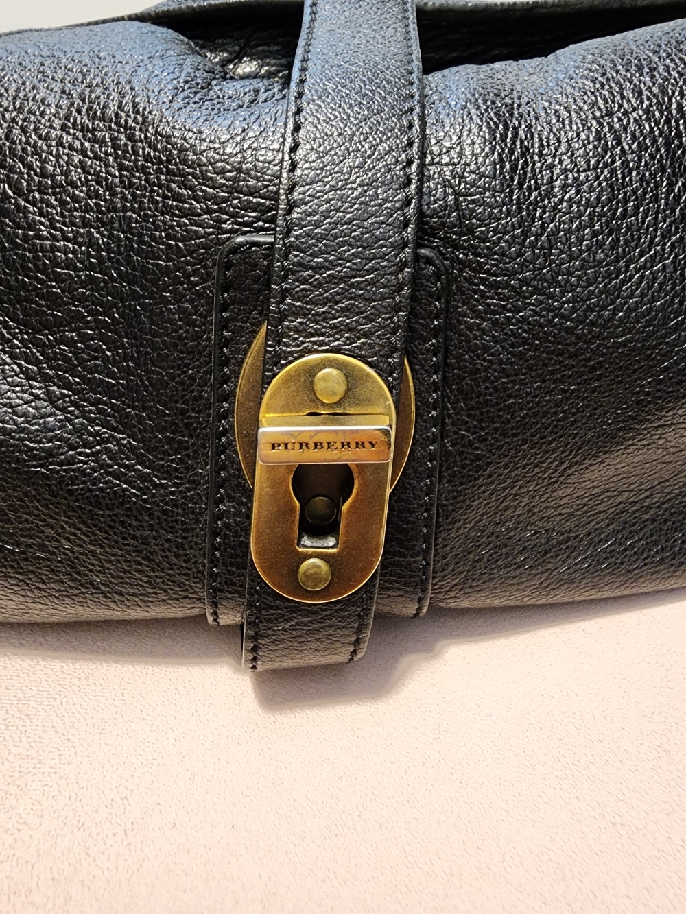 Burberry Vintage Genuine Black Leather Shoulder Bag with Antique Gold Hardware - Picture 4 of 12